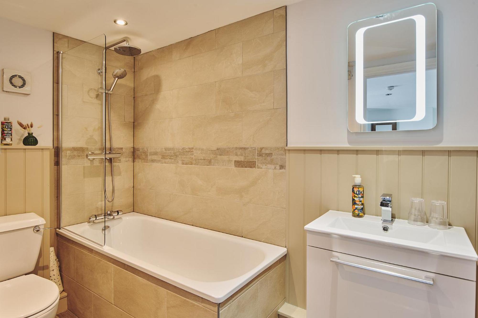 Bed & Breakfast The Lansdowne 5*